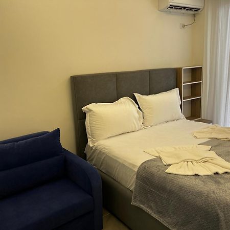 D&D Hotel Shëngjin Exteriör bild