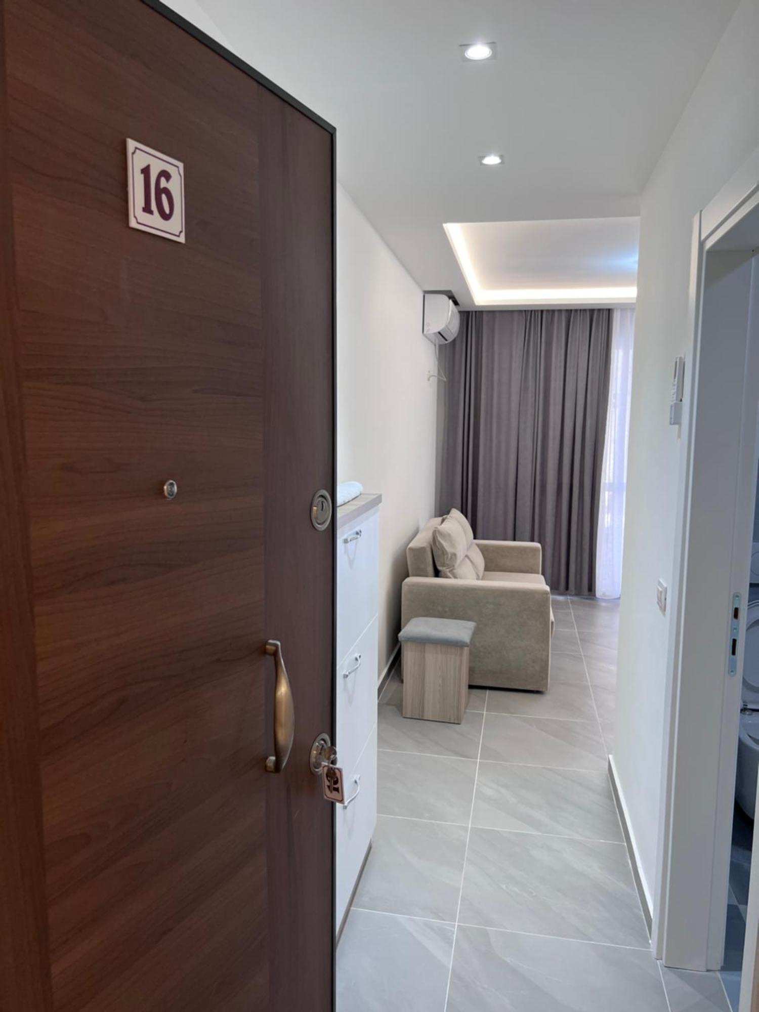 D&D Hotel Shëngjin Exteriör bild